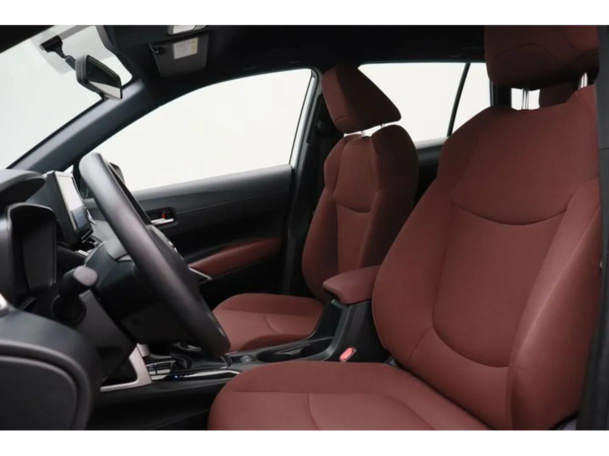 Car image 8