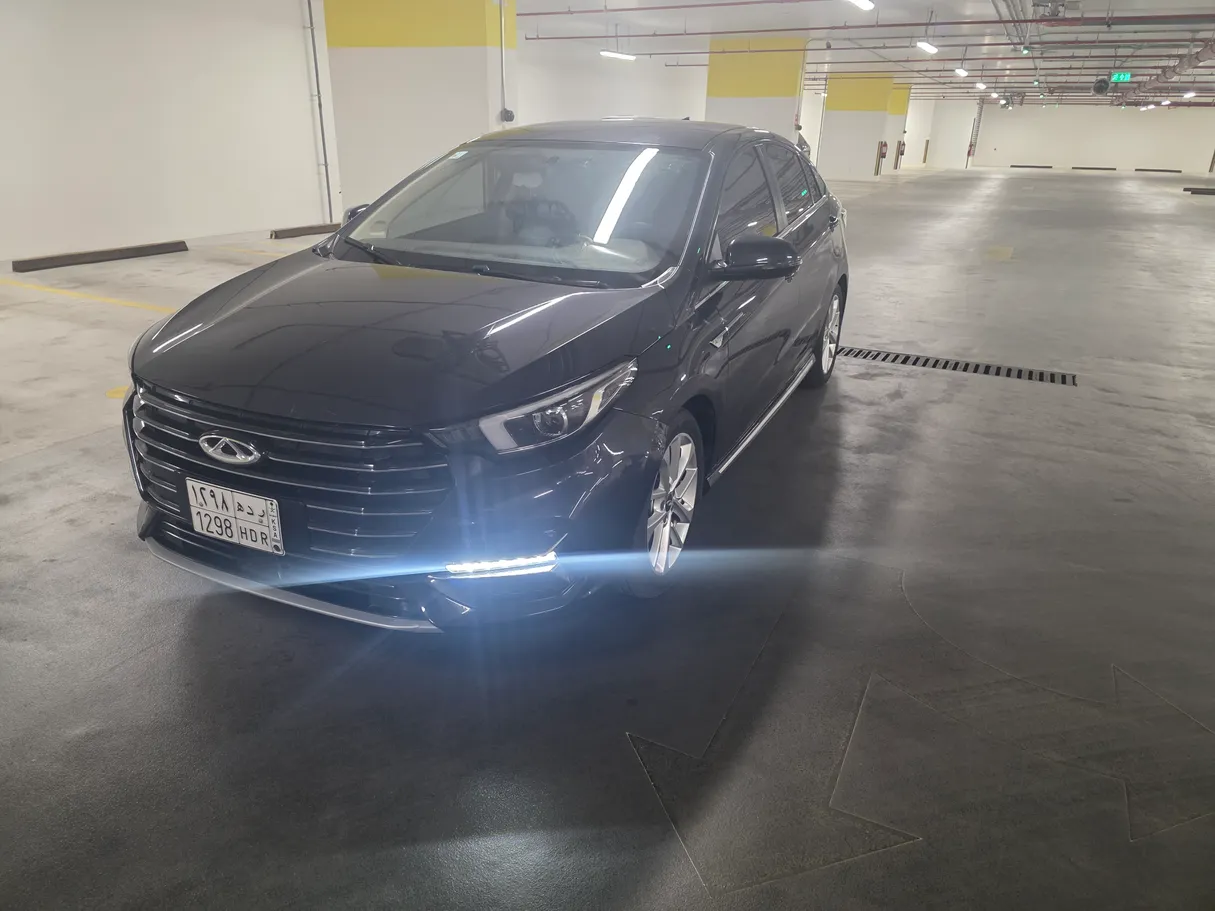 Car image 12