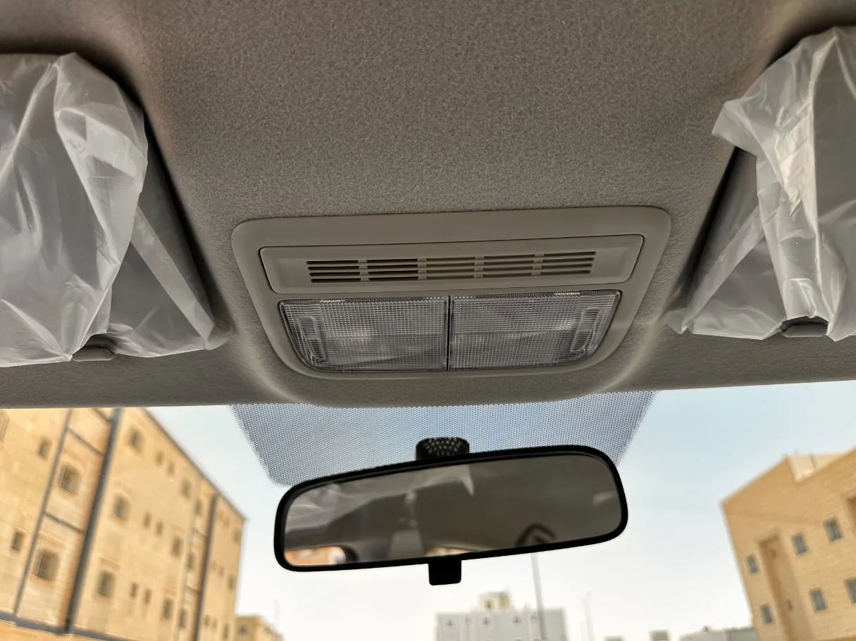 Car image 24