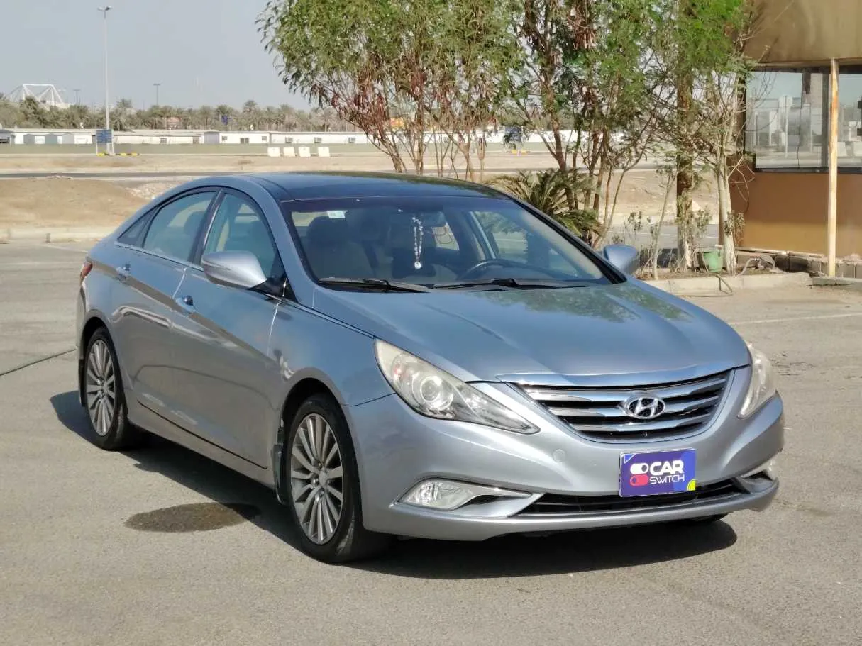 Car image 3