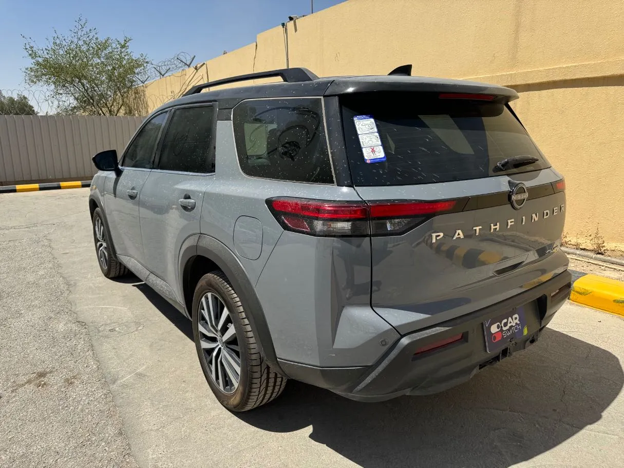 Car image 6