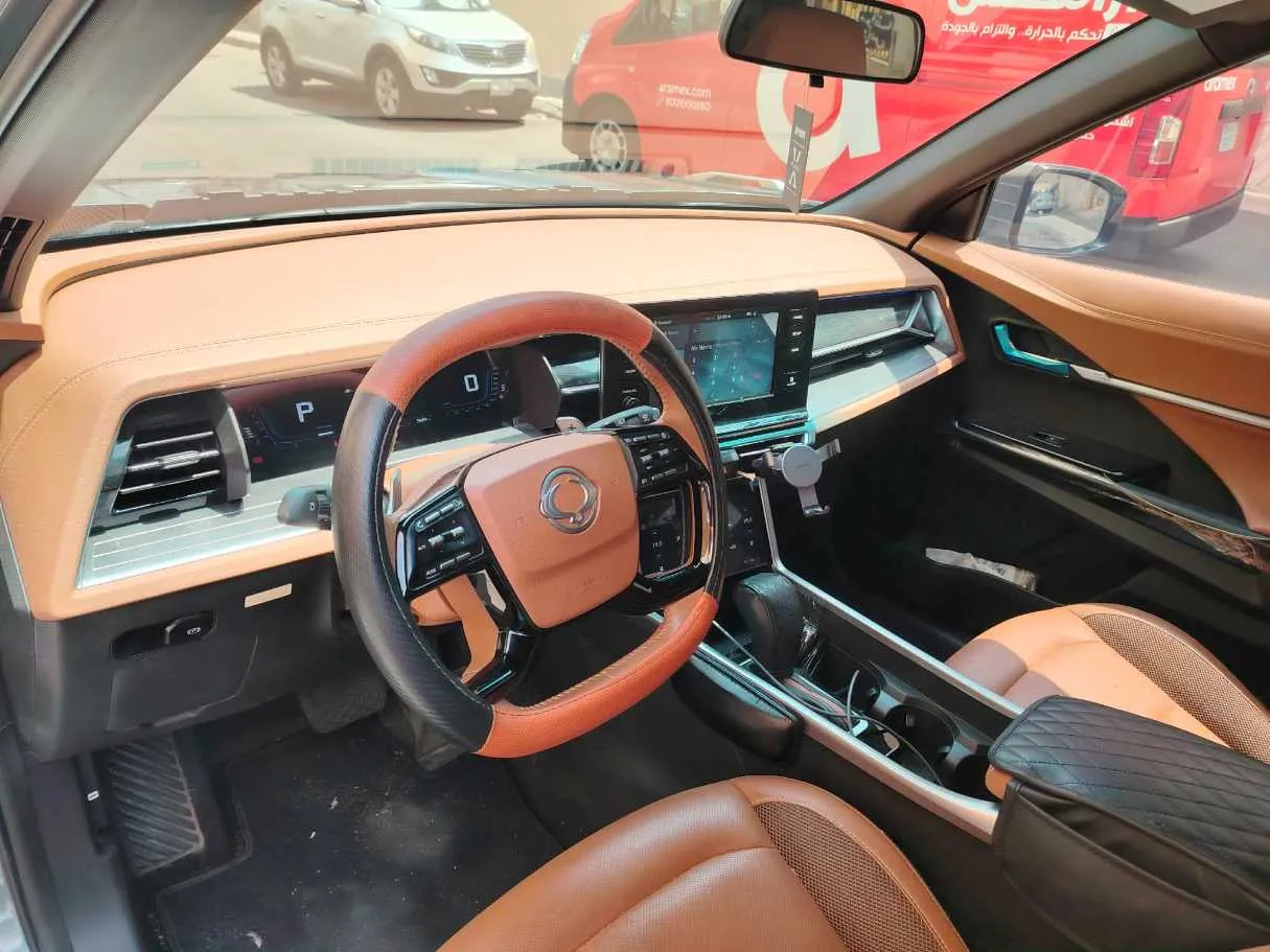 Car image 13