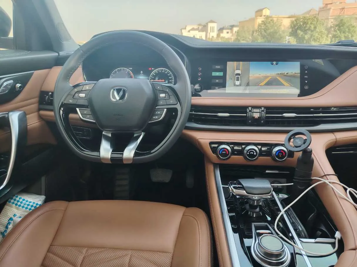 Car image 18