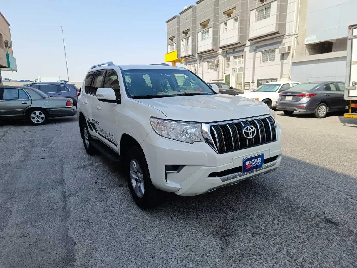 Car image 3