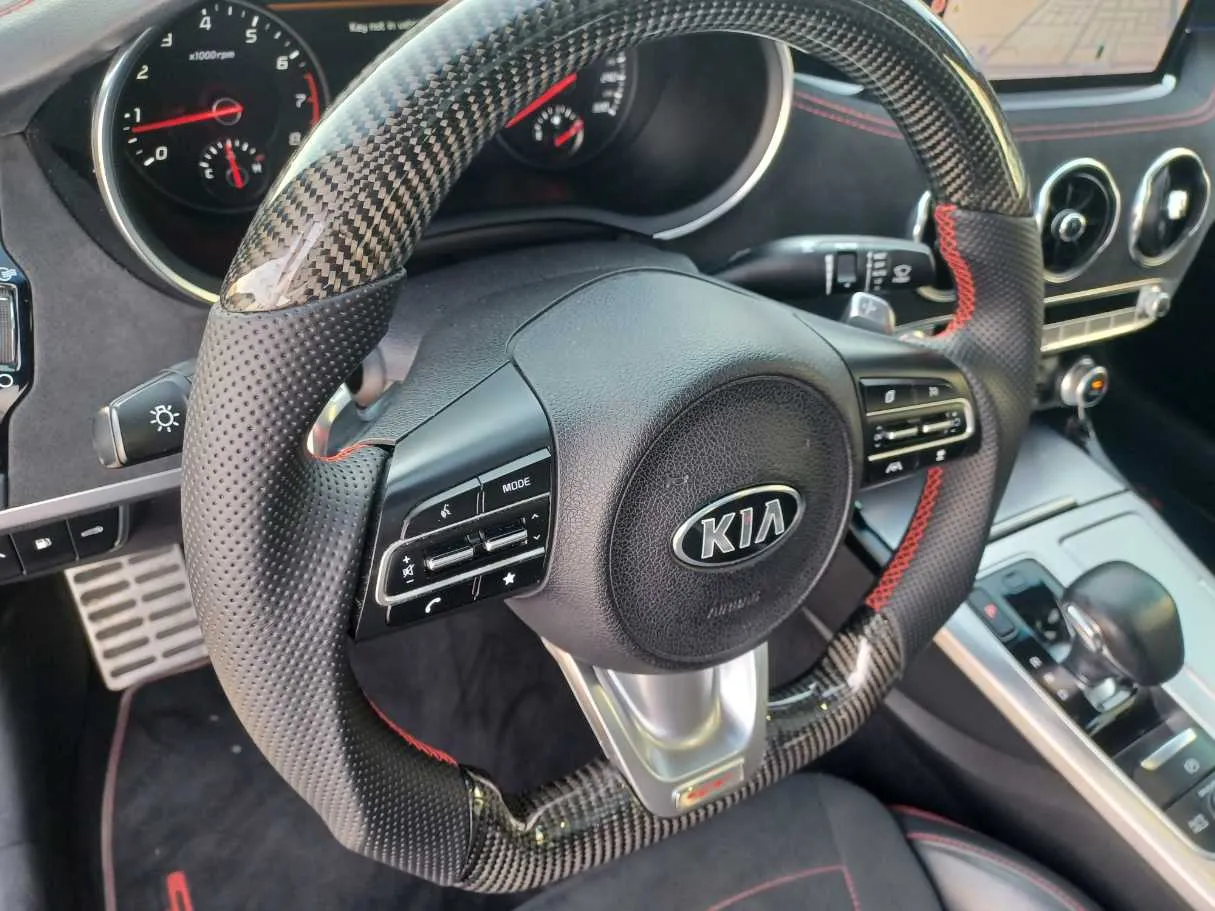 Car image 19