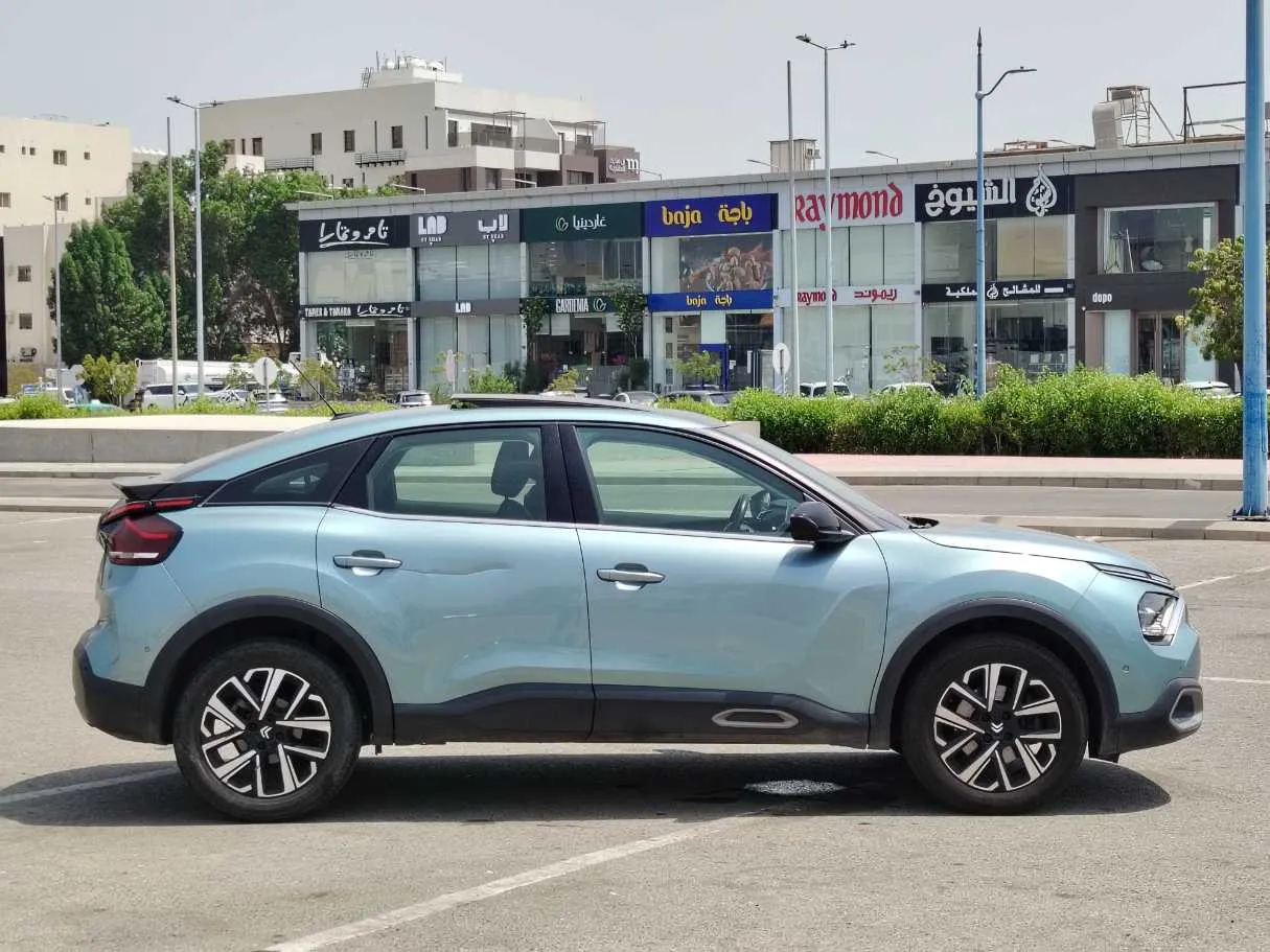 Car image 4