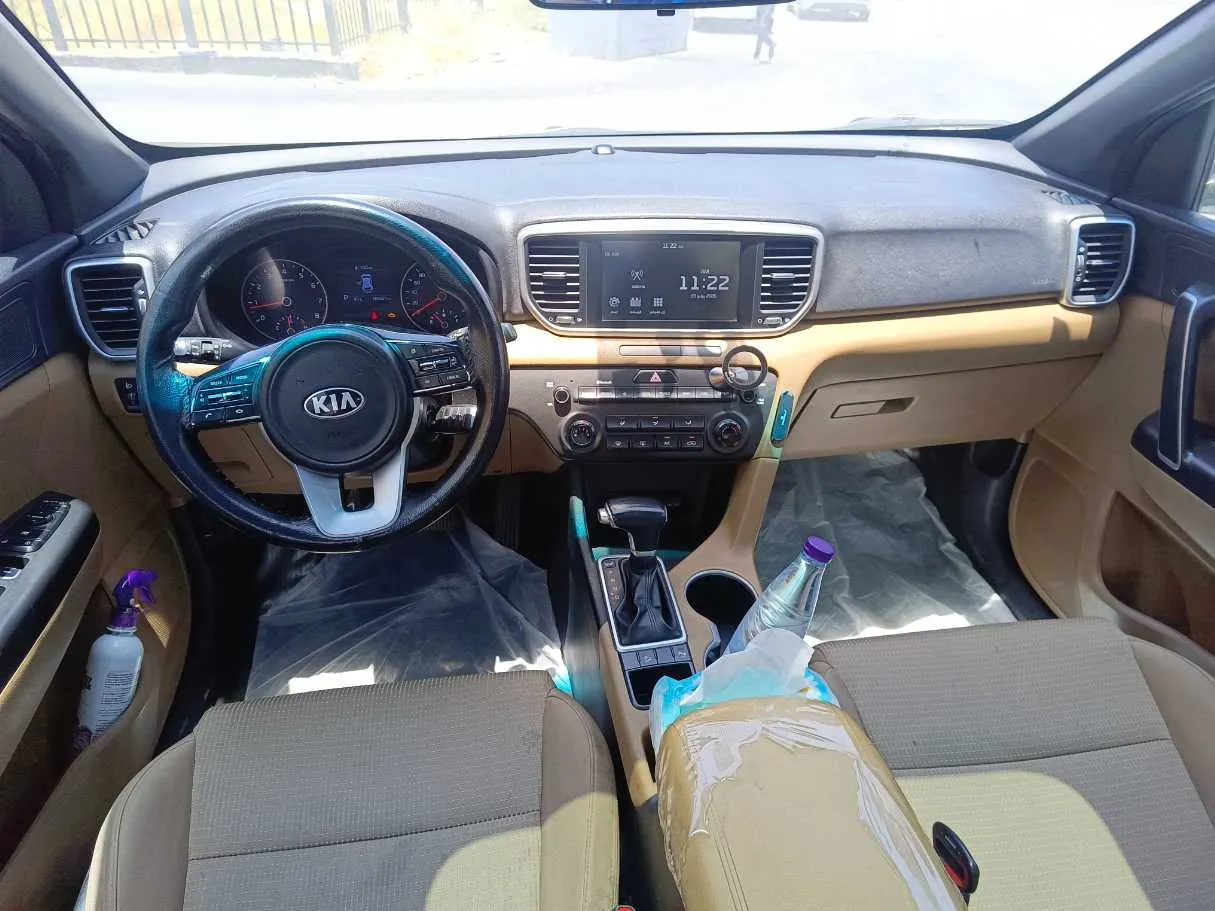Car image 21