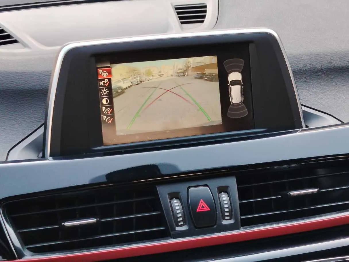 Car image 25