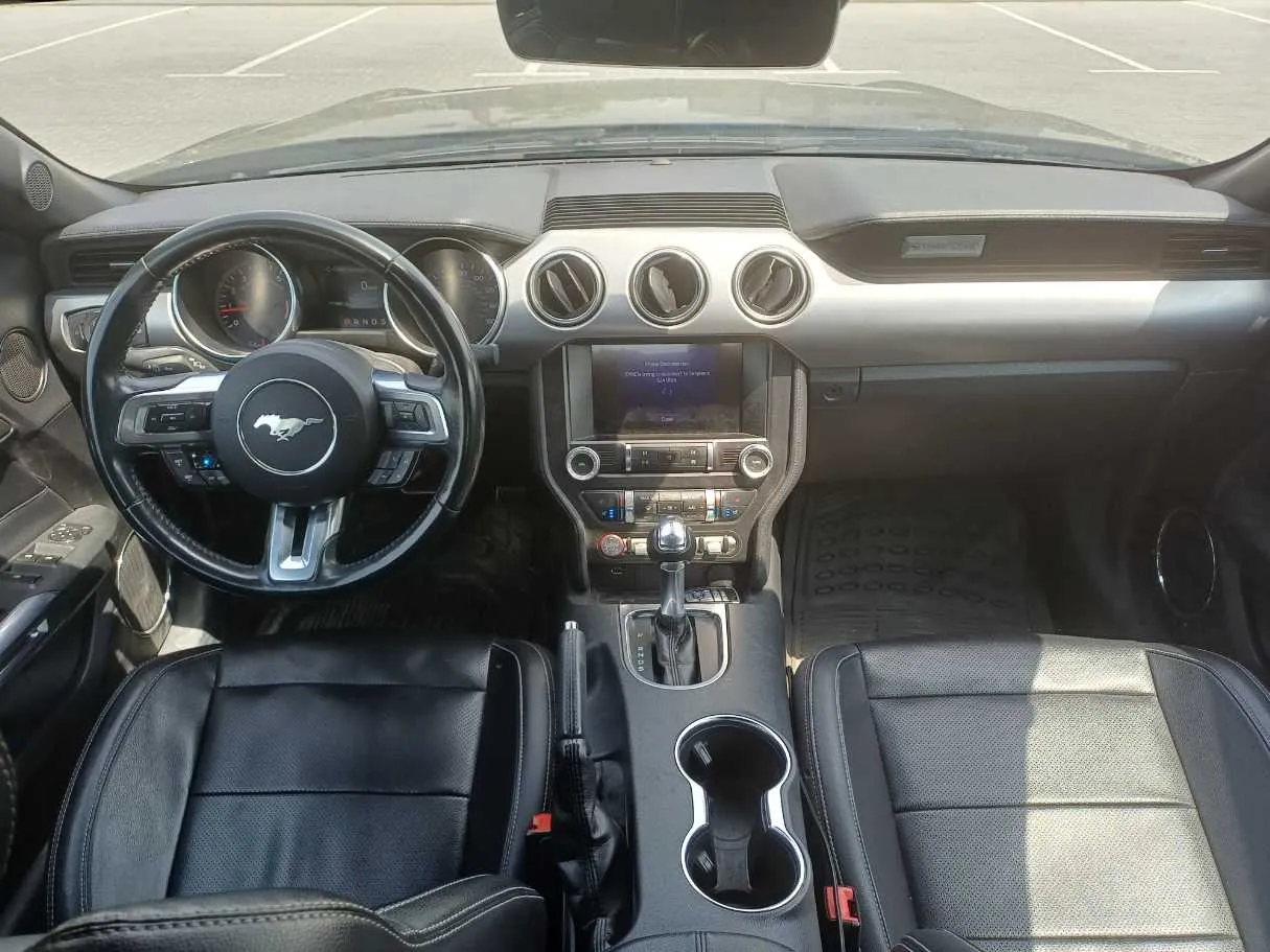 Car image 15
