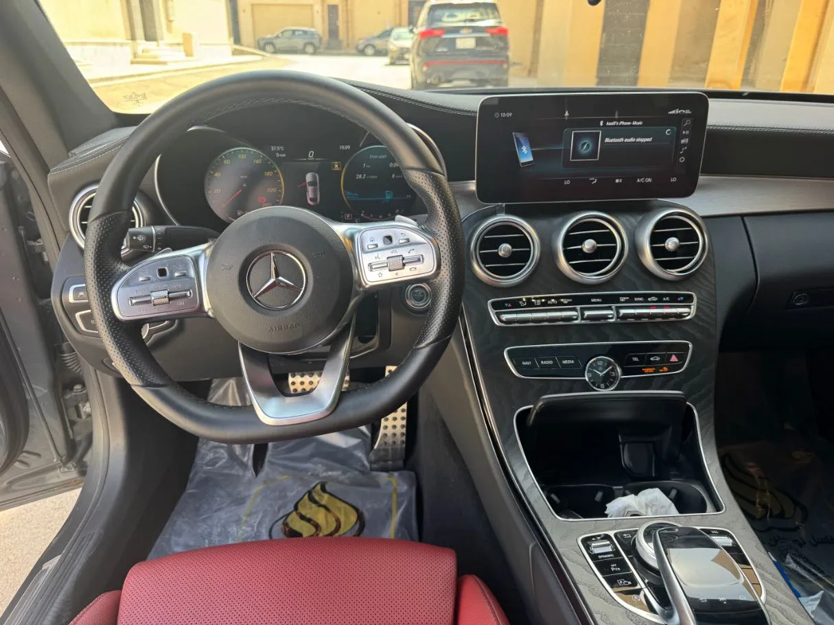 Car image 15
