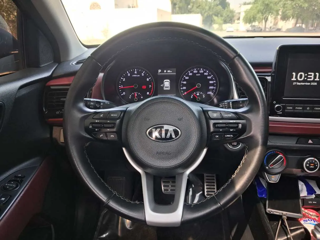 Car image 16