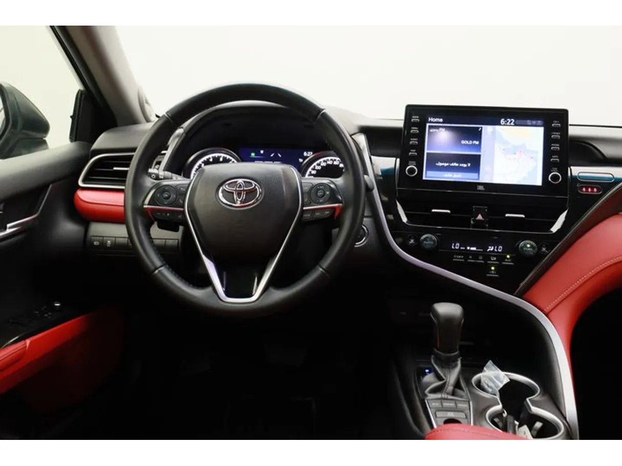 Car image 15
