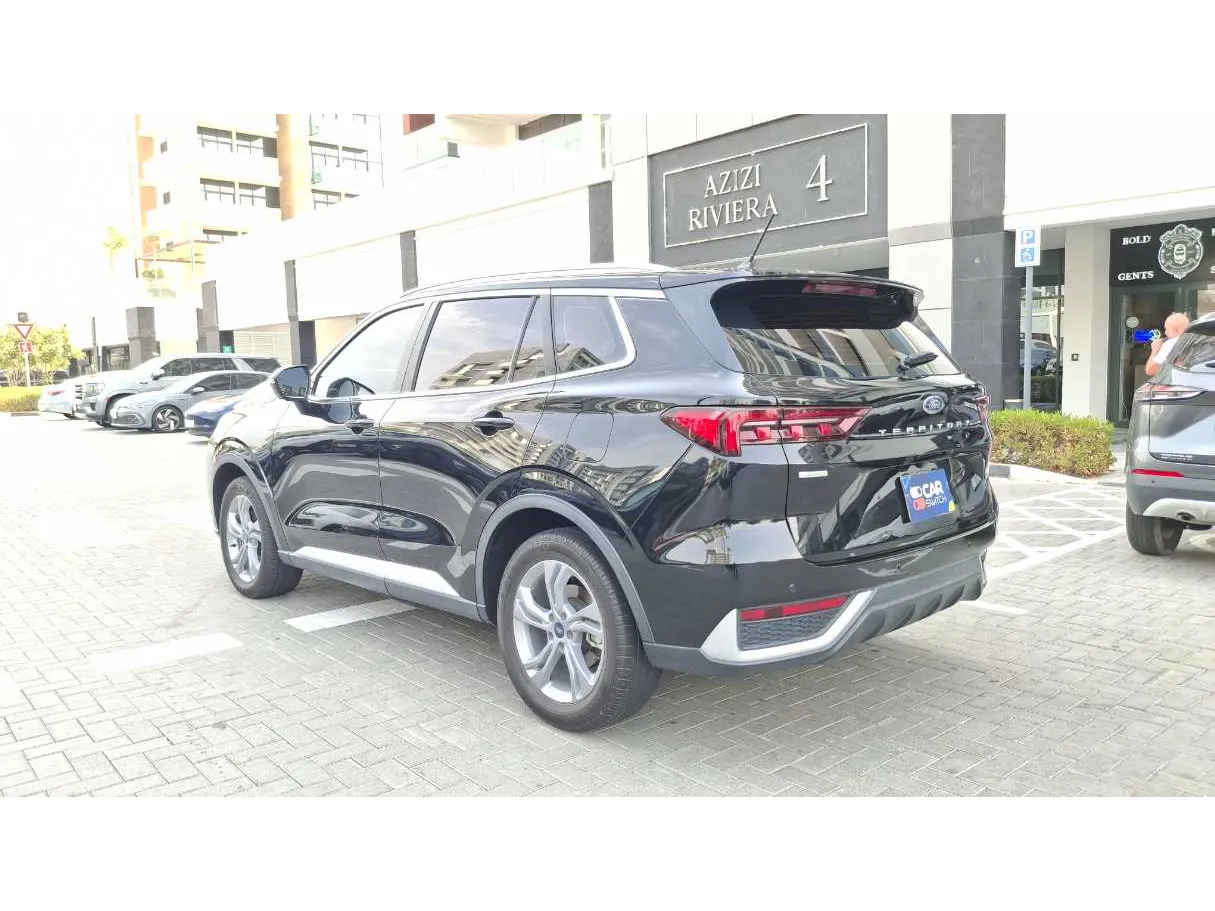 Car image 7
