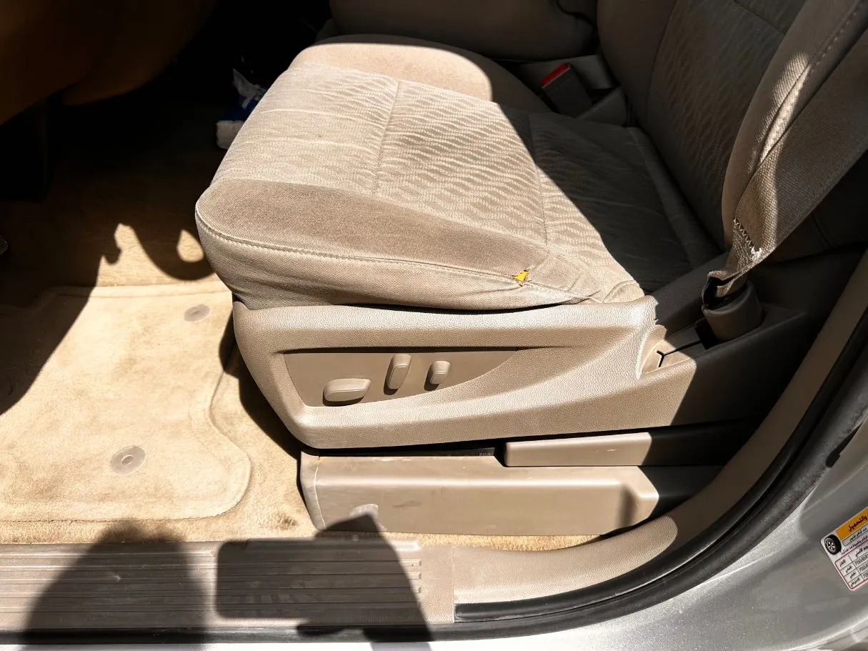 Car image 27