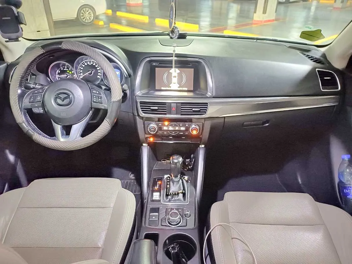 Car image 15
