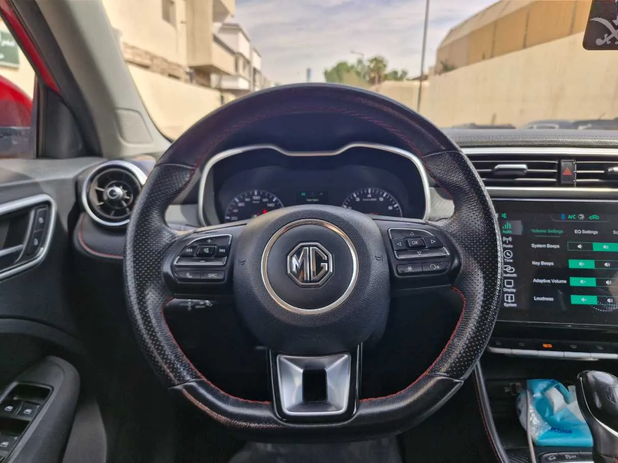 Car image 18