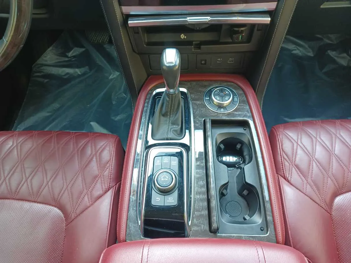 Car image 13