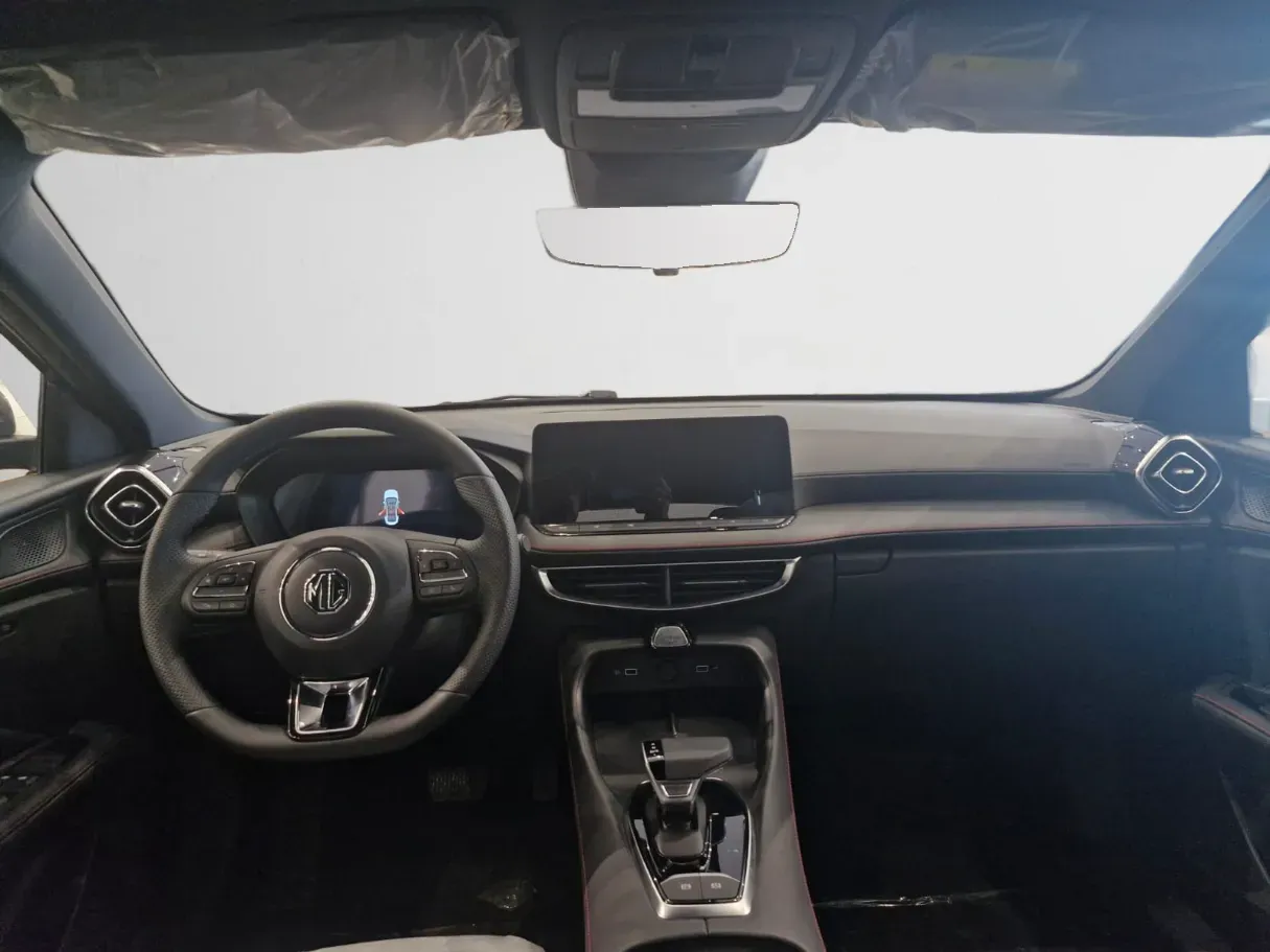 Car image 9