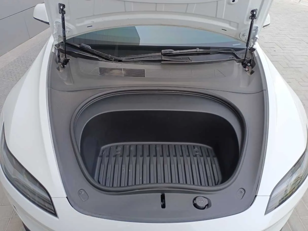 Car image 23