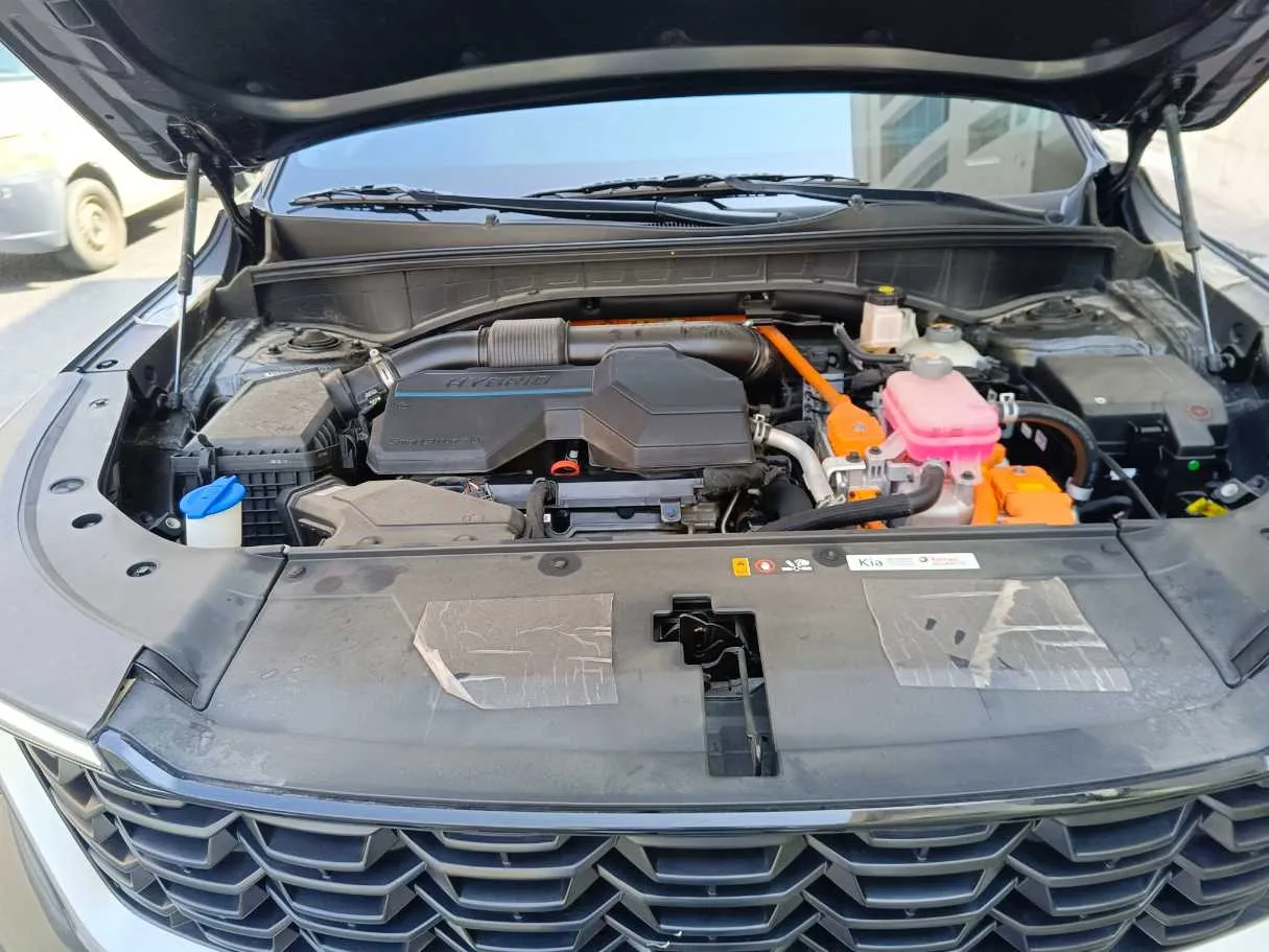 Car image 30