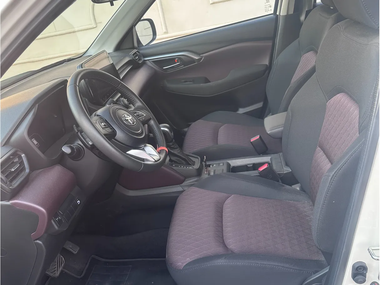 Car image 5