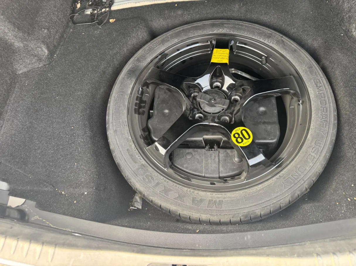Car image 20