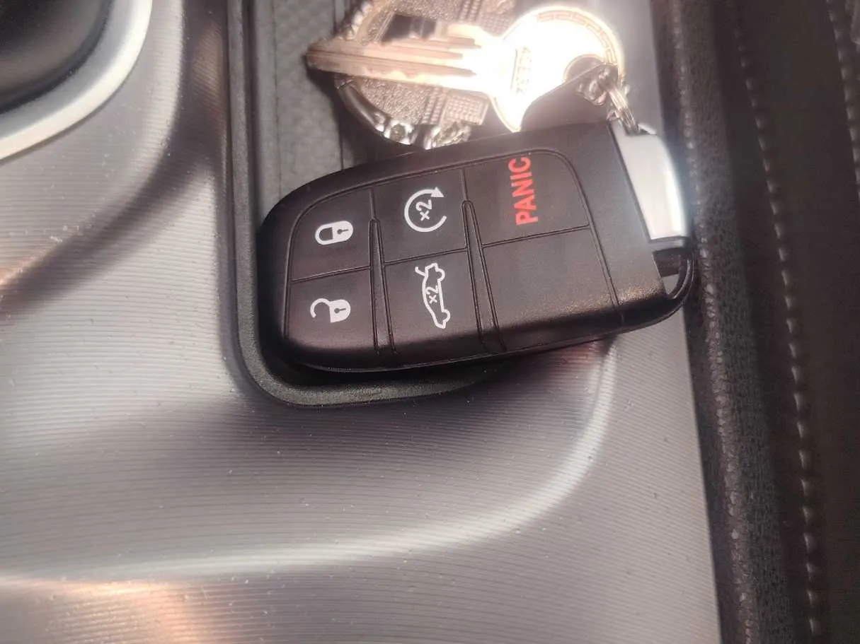 Car image 27