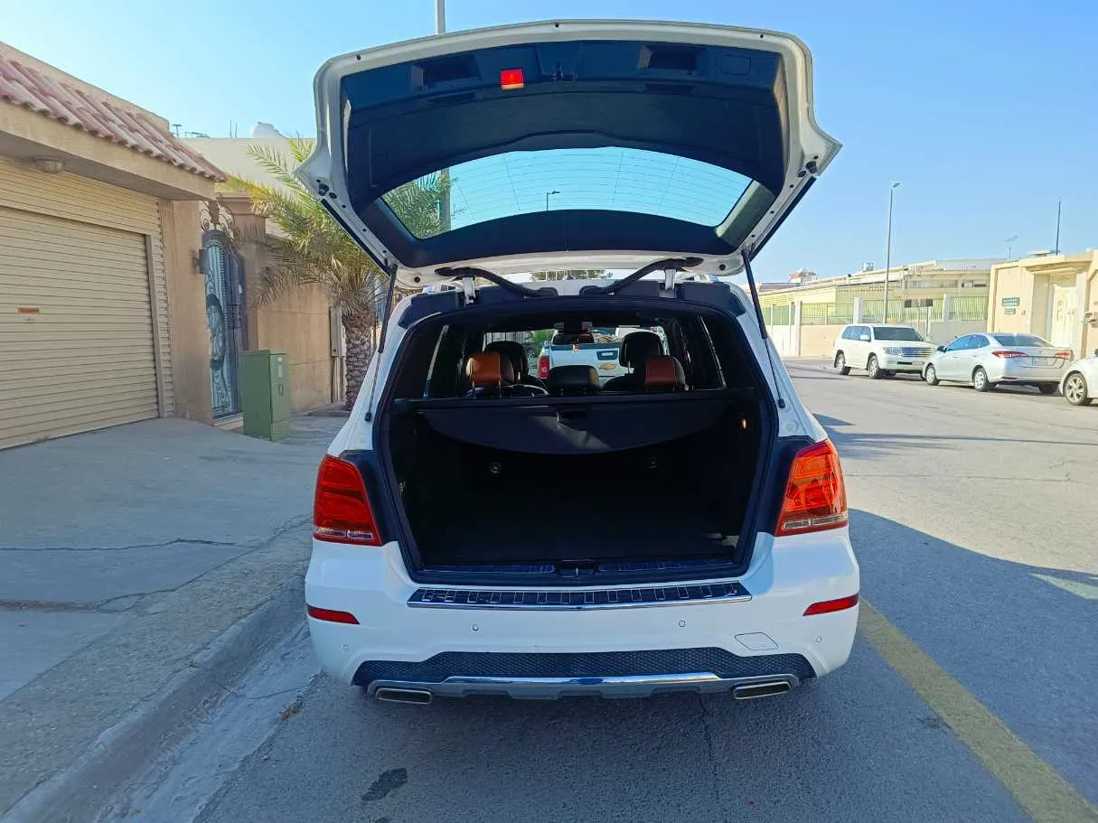 Car image 29