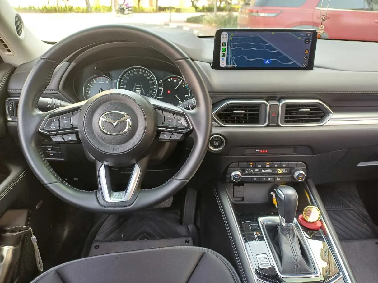Car image 17