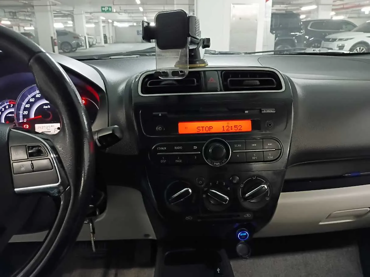 Car image 16