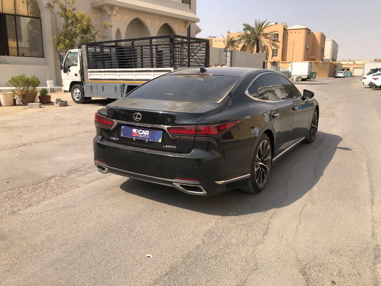 Car image 5