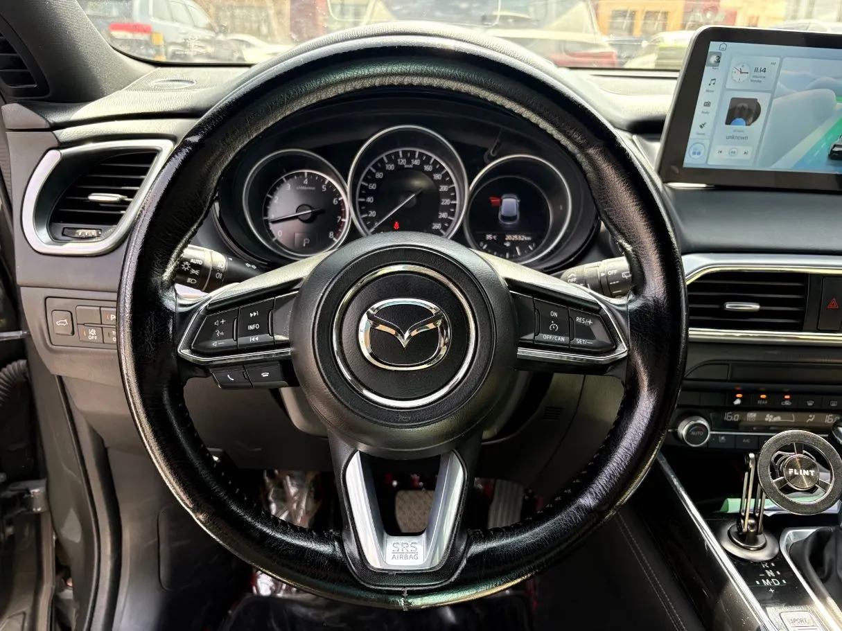 Car image 22