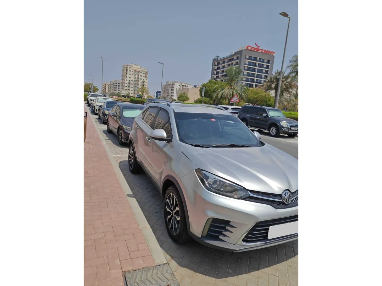 Car image 3