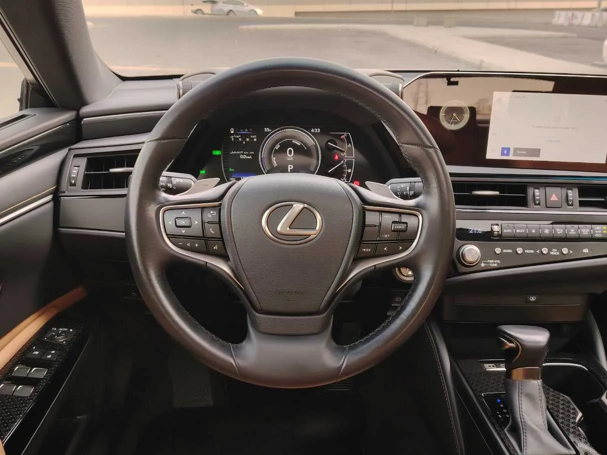 Car image 25
