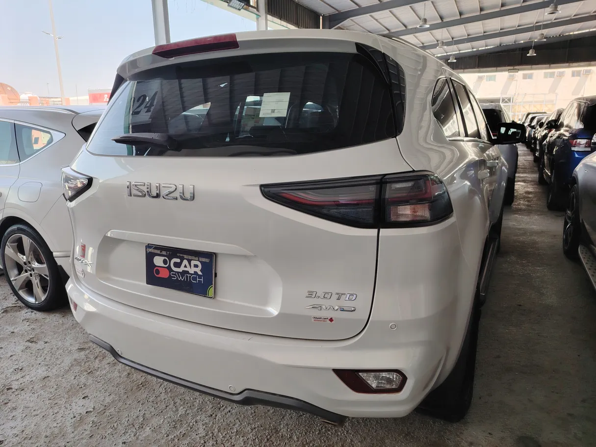 Car image 5