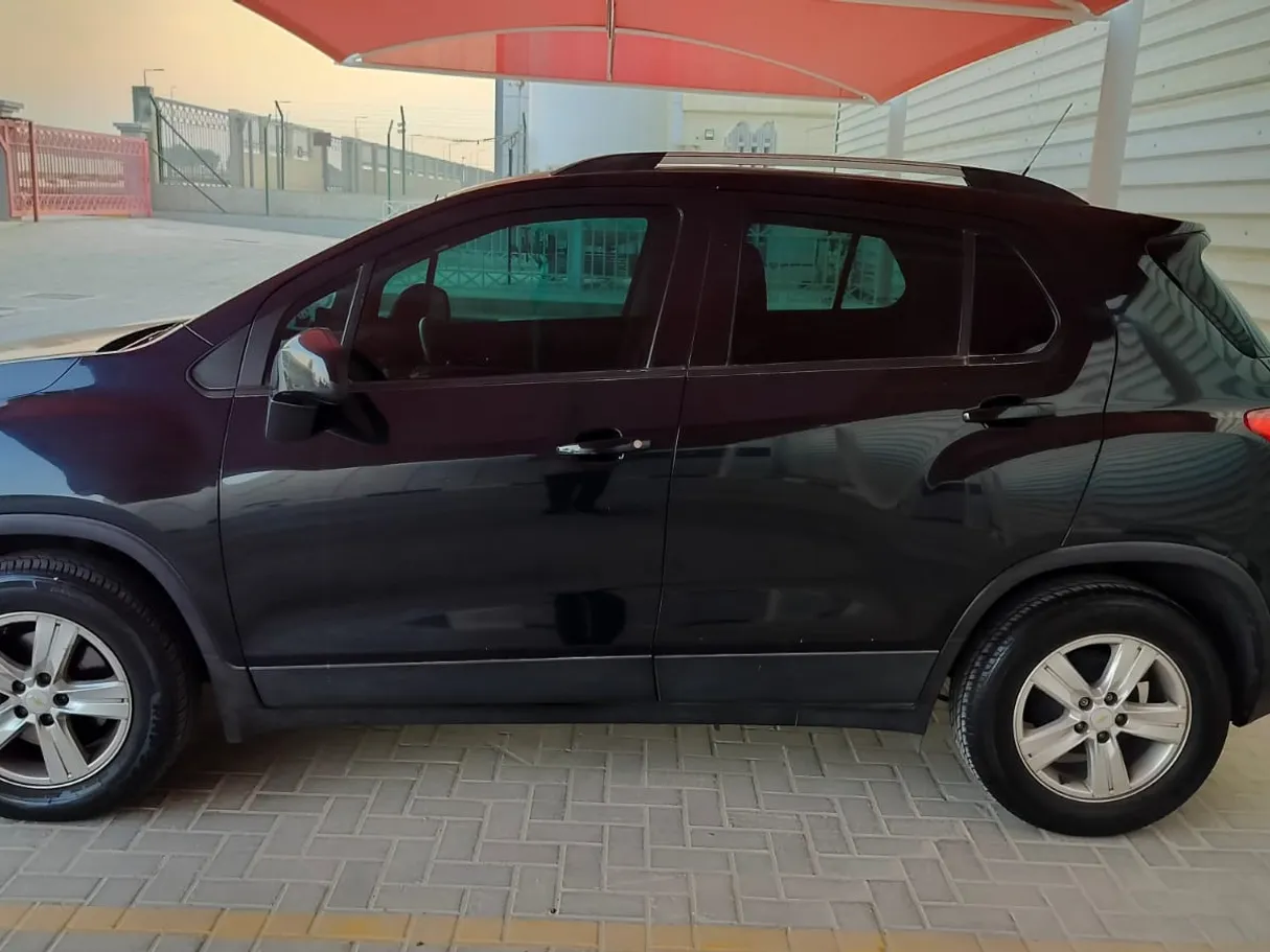 Car image 3