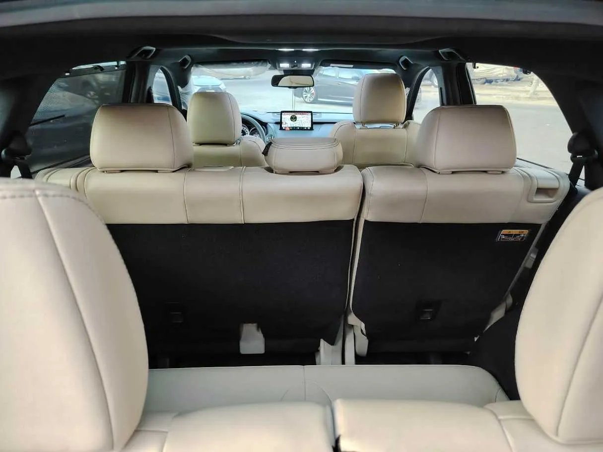 Car image 33