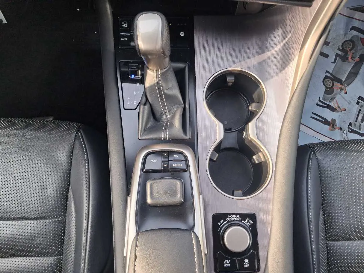 Car image 17