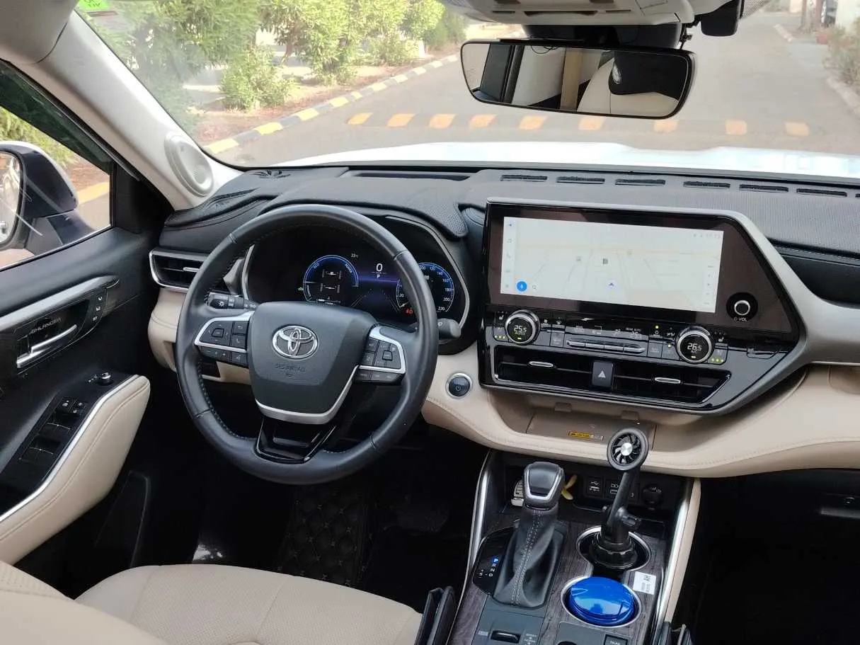Car image 23