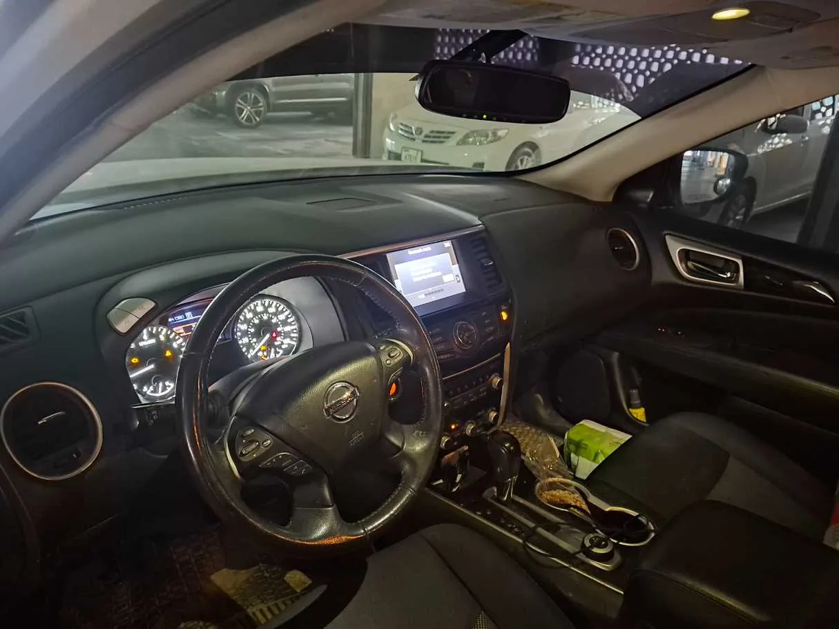 Car image 7