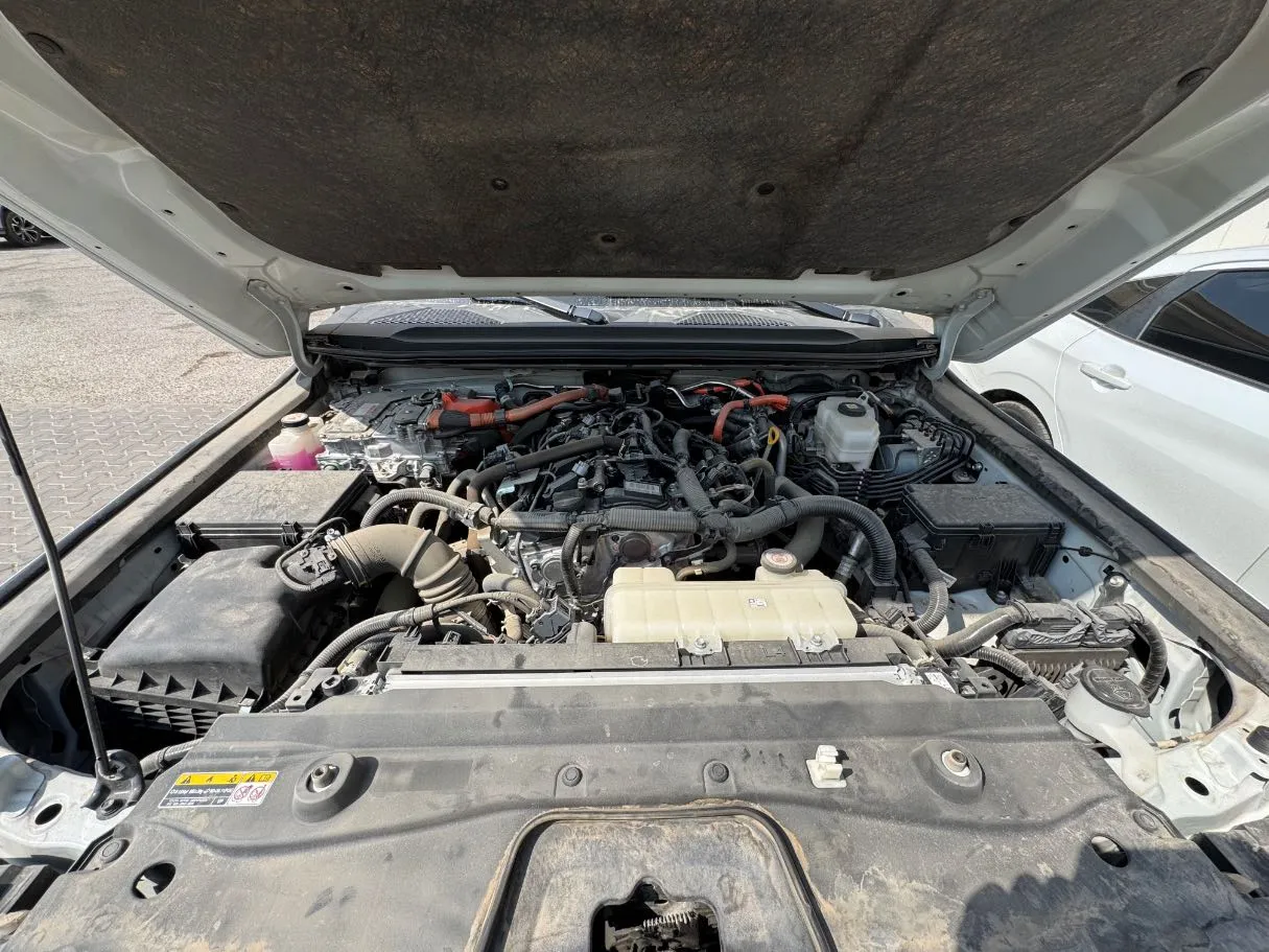 Car image 26