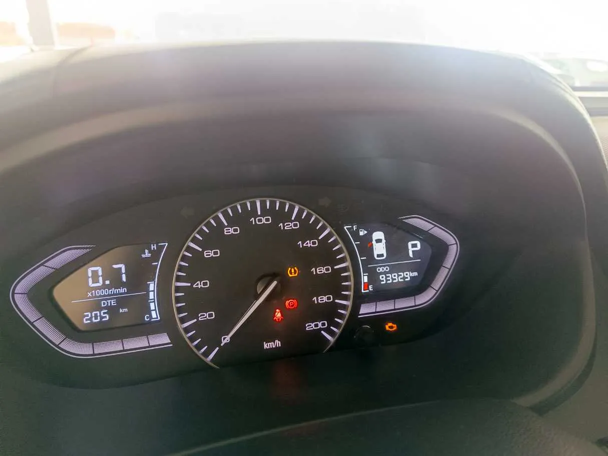 Car image 24