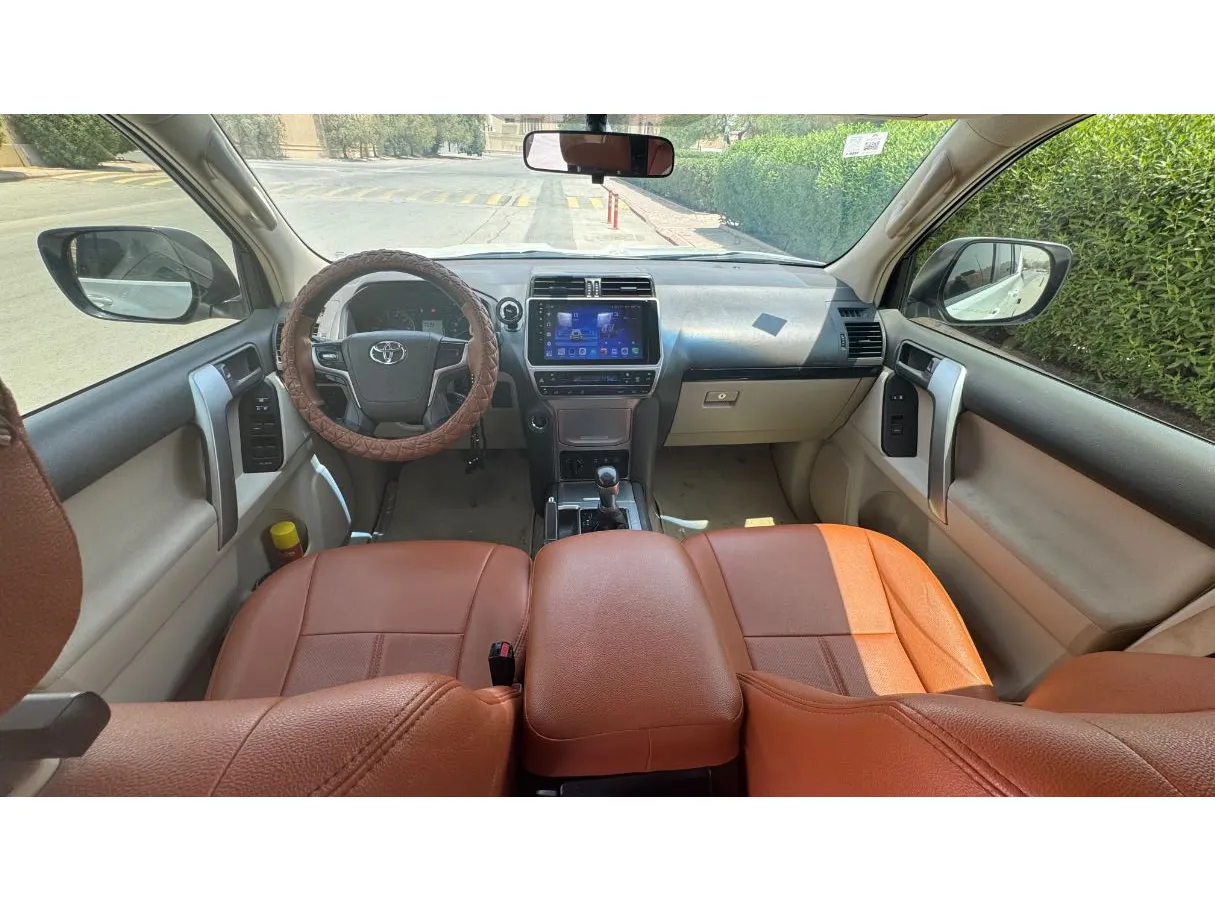 Car image 15