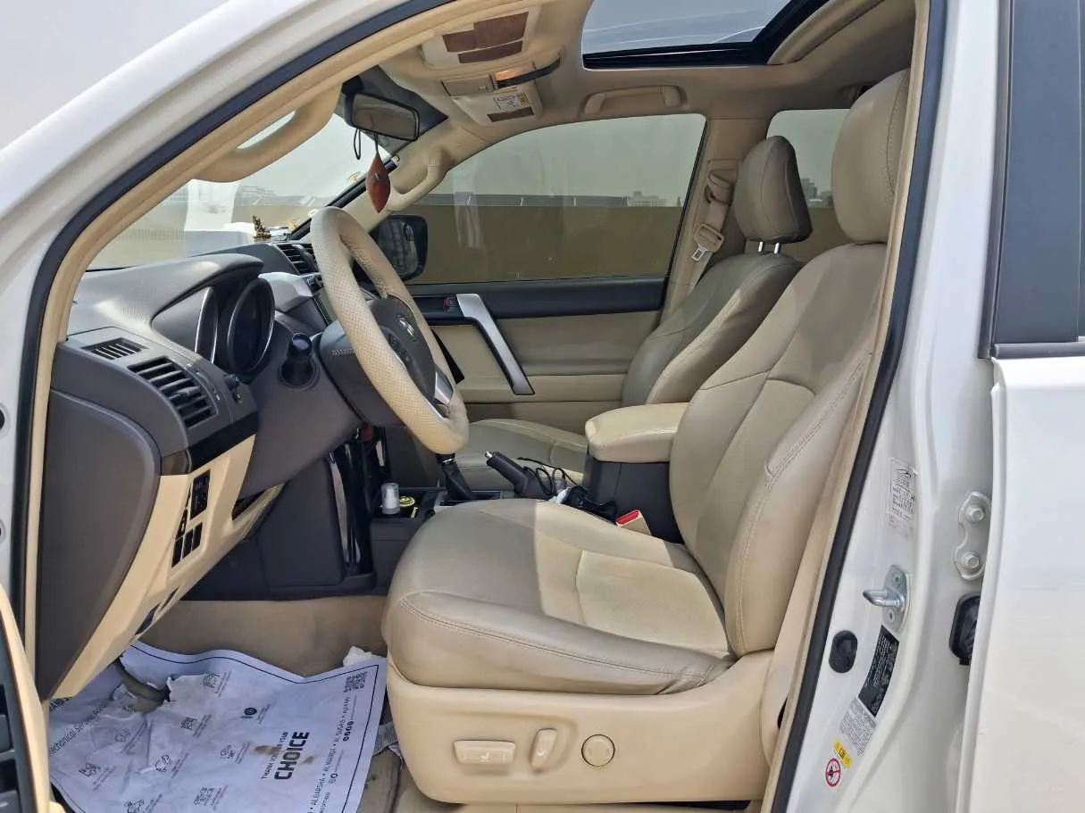Car image 12
