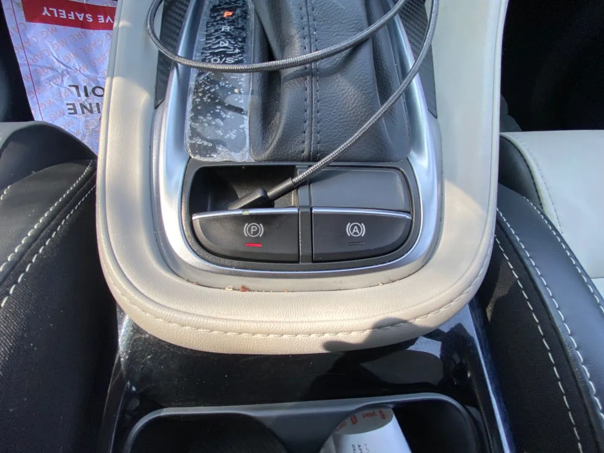 Car image 23