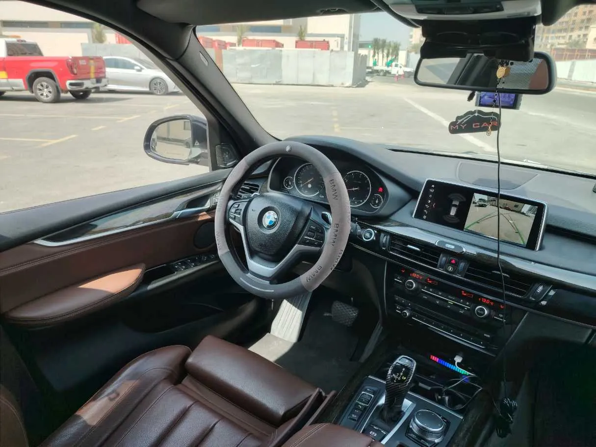 Car image 25