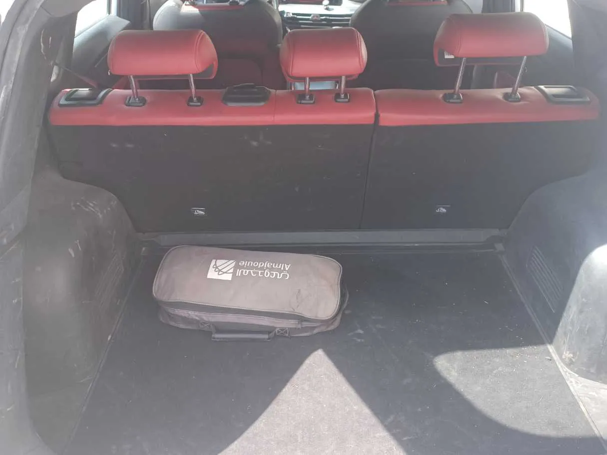 Car image 21