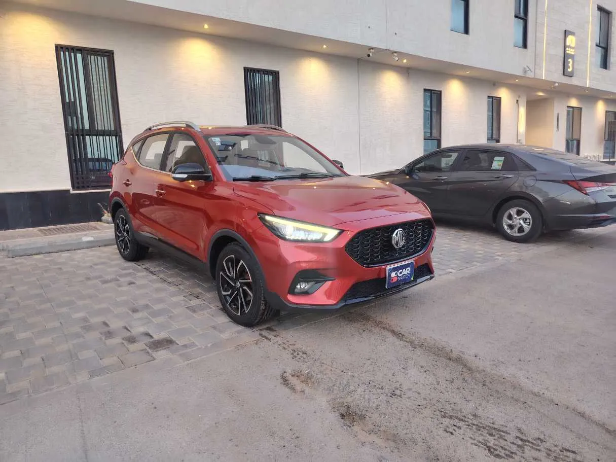 Car image 3