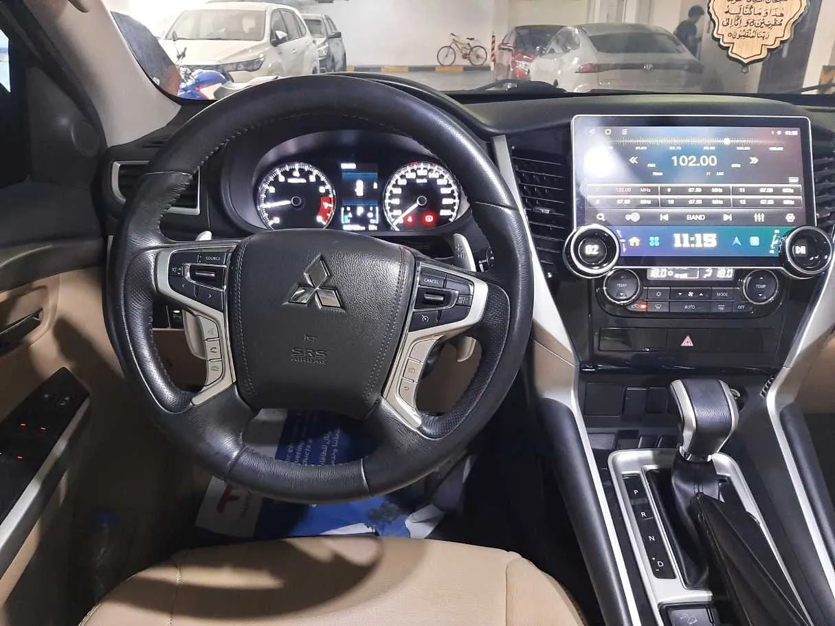 Car image 9