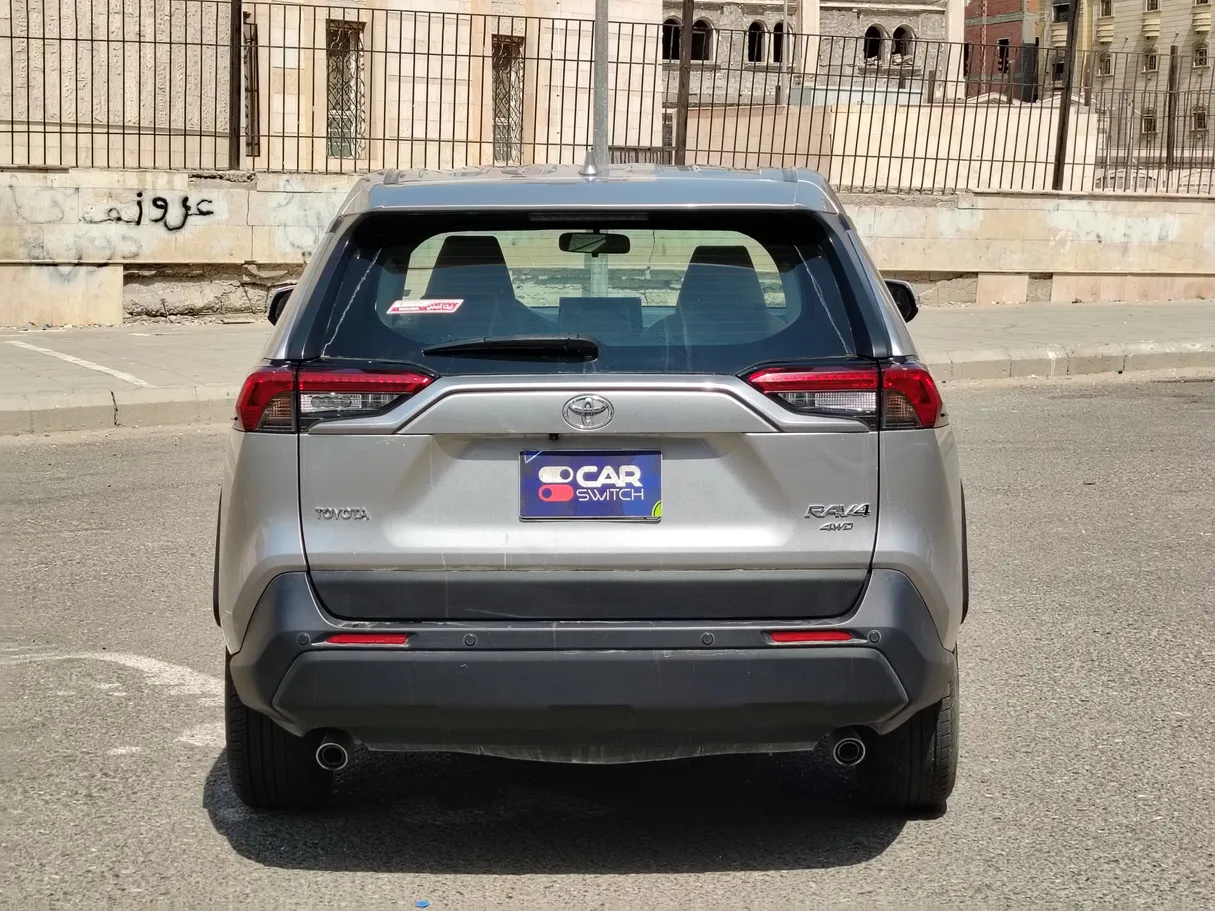 Car image 6